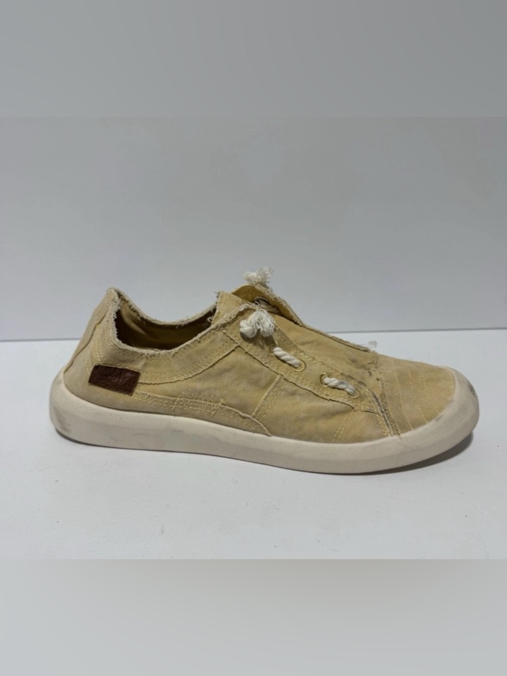 Blowfish Womens Beachside Slip On Sneakers Size 9M